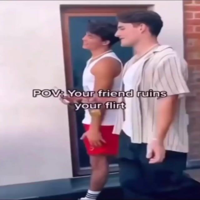 your friend ruins your flirt.mp4