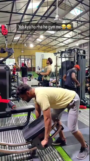 764705556-1 (33).mp4