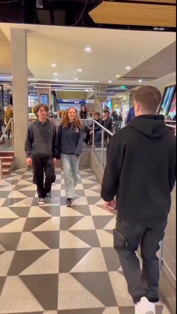 764705556-1 (49).mp4